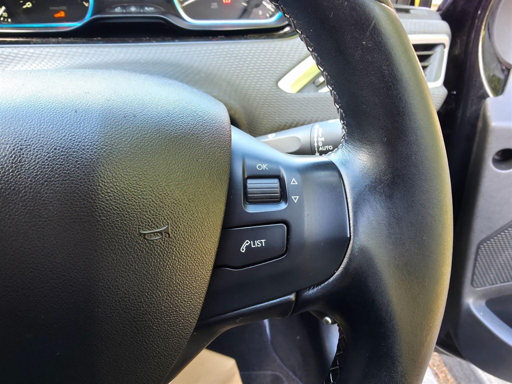 Used Peugeot 2008 2018 for sale - 76842393: Photo 17