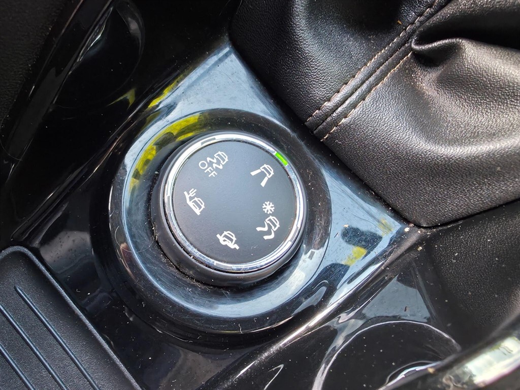 Used Peugeot 2008 2018 for sale - 76842393: Photo 19