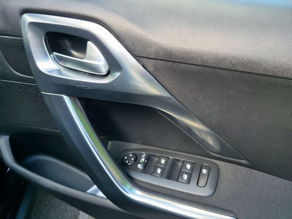 Used Peugeot 2008 2018 for sale - 76842393: Photo 20