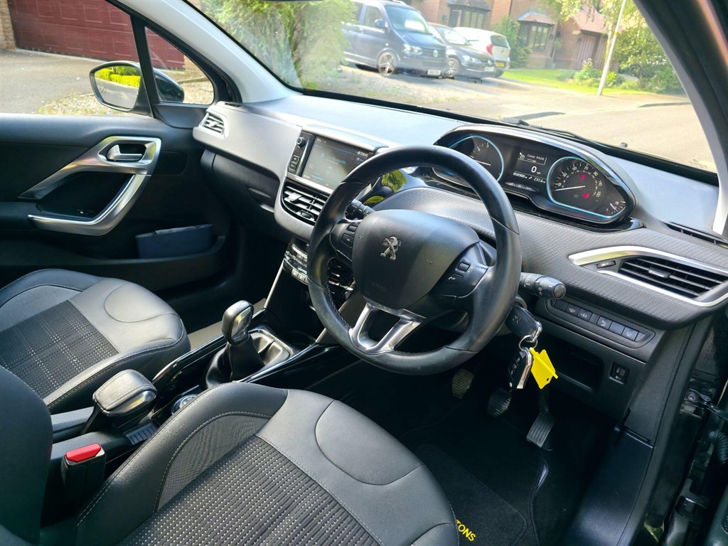 Used Peugeot 2008 2018 for sale - 76842393: Photo 9