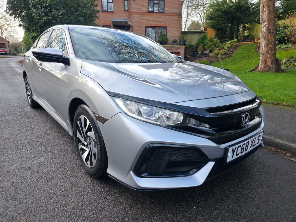 Used Honda Civic 2018 for sale - 76960404: Photo 1