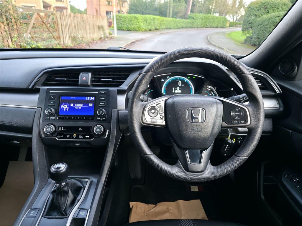 Used Honda Civic 2018 for sale - 76960404: Photo 12