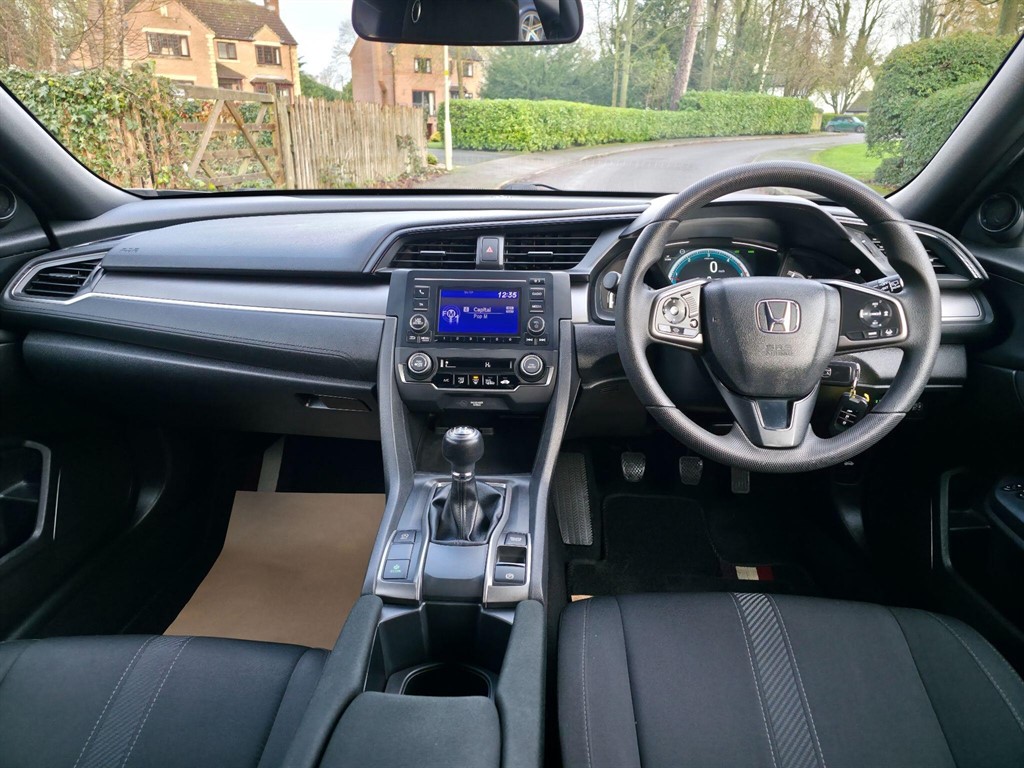 Used Honda Civic 2018 for sale - 76960404: Photo 13