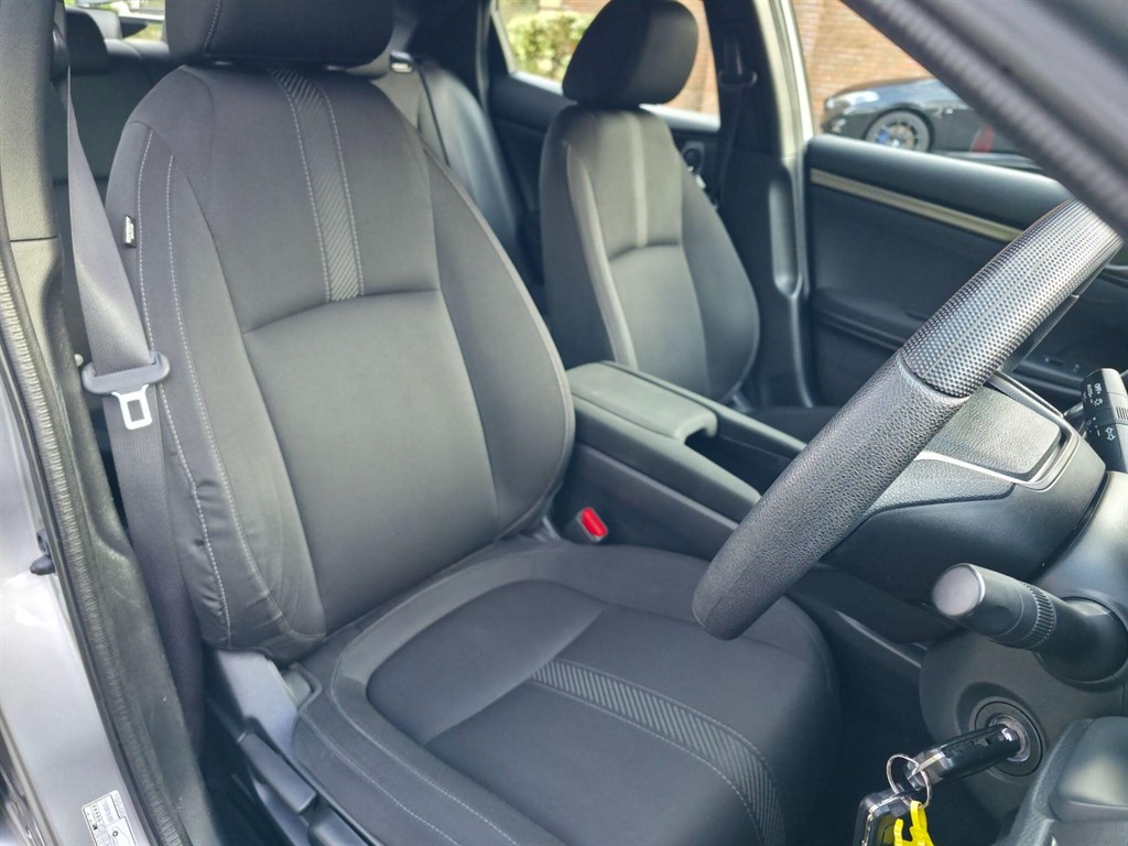 Used Honda Civic 2018 for sale - 76960404: Photo 14