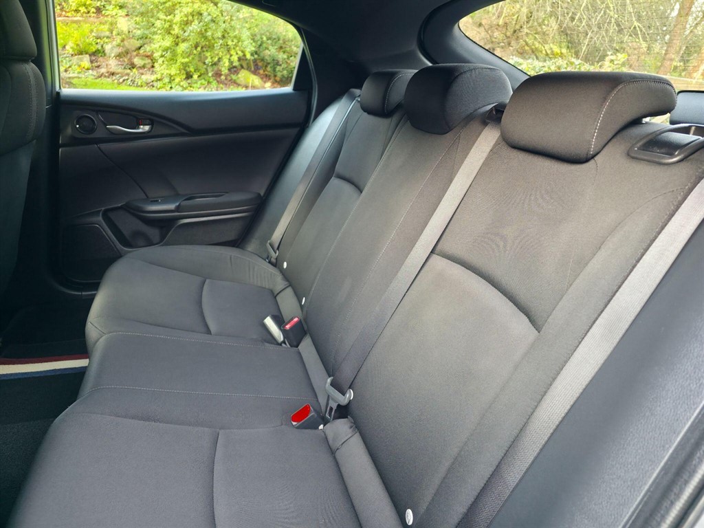 Used Honda Civic 2018 for sale - 76960404: Photo 16