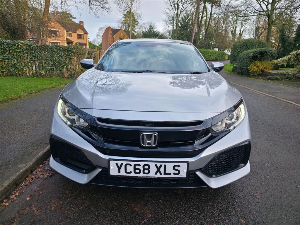 Used Honda Civic 2018 for sale - 76960404: Photo 2