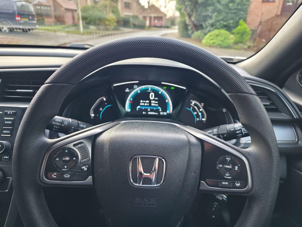 Used Honda Civic 2018 for sale - 76960404: Photo 29