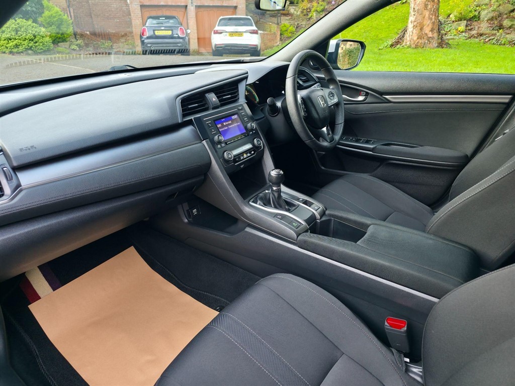 Used Honda Civic 2018 for sale - 76960404: Photo 33