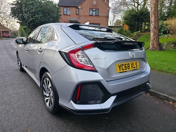 Used Honda Civic 2018 for sale - 76960404: Photo