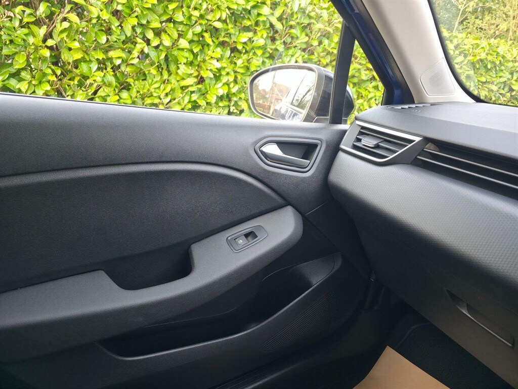 Used Renault Clio 2023 for sale - 77971961: Photo 9