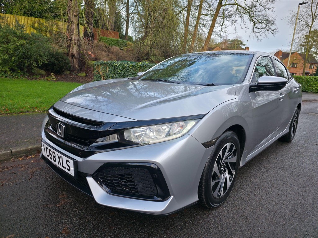 Used Honda Civic 2018 for sale - 77235664: Photo 3