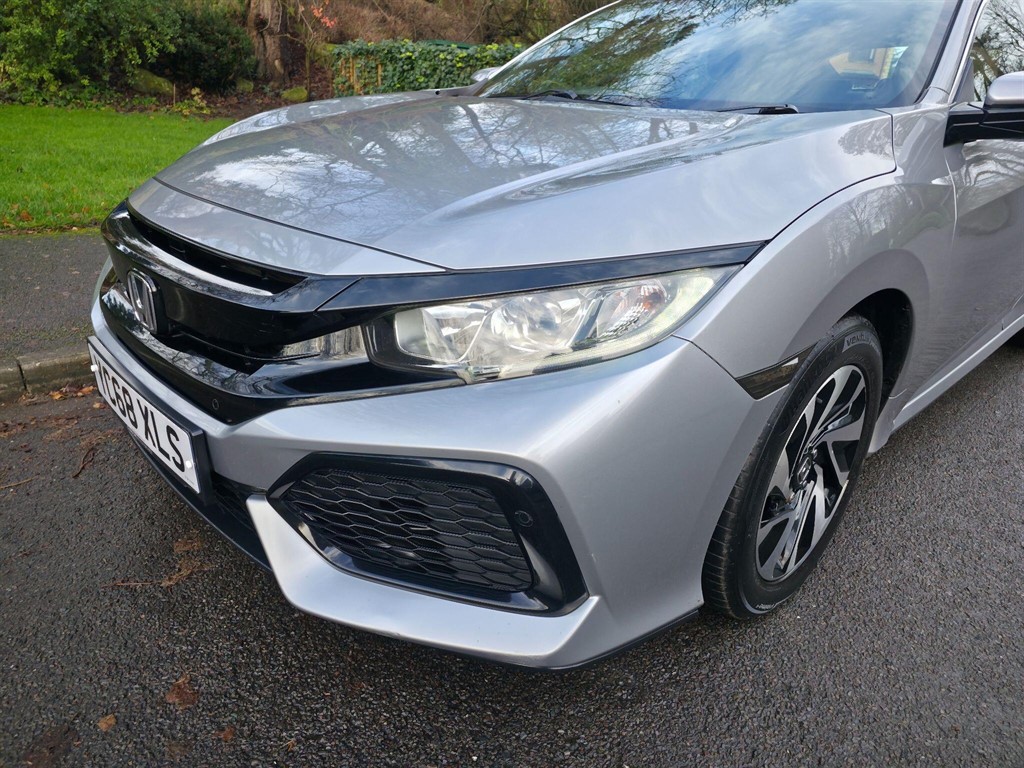 Used Honda Civic 2018 for sale - 77235664: Photo 5