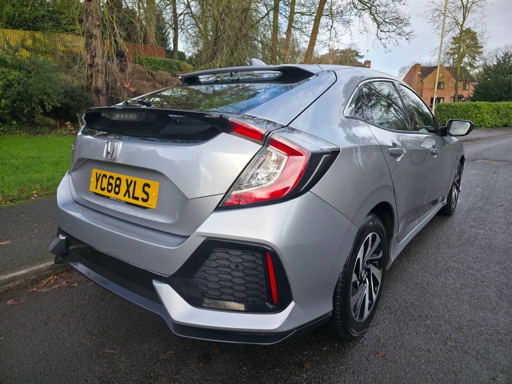 Used Honda Civic 2018 for sale - 77235664: Photo 9