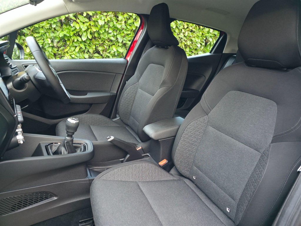 Used Renault Clio 2021 for sale - 77186560: Photo 31