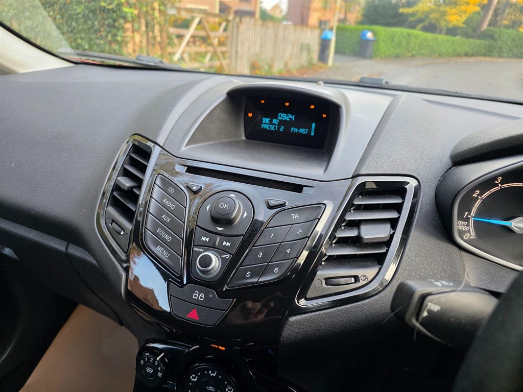 Used Ford Fiesta 2013 for sale - 76494170: Photo 12