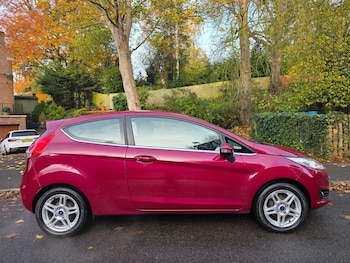 2013 - 1.0 Zetec 3dr