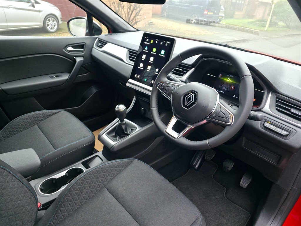 Used Renault Captur 2024 for sale - 77354042: Photo 11