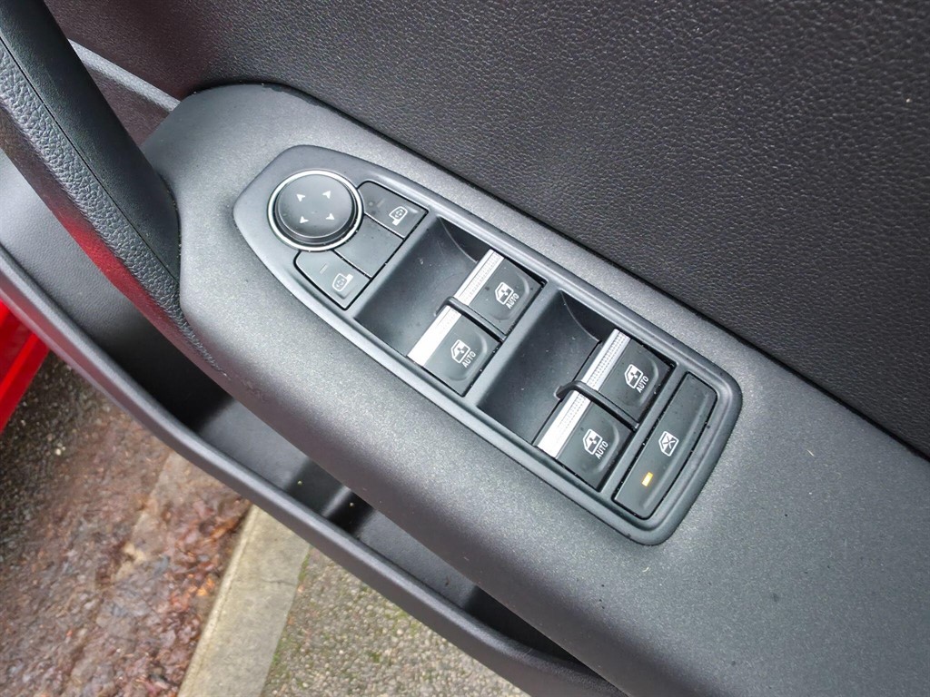 Used Renault Captur 2024 for sale - 77354042: Photo 17