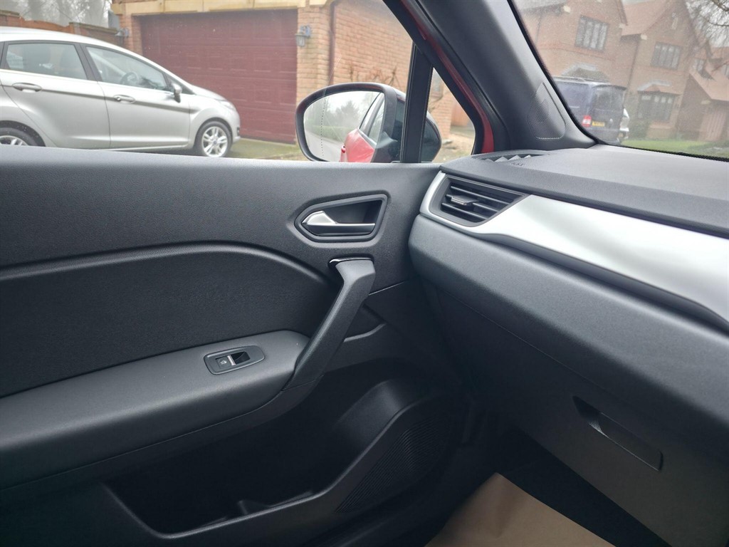 Used Renault Captur 2024 for sale - 77354042: Photo 33