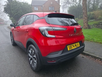 Used Renault Captur 2024 for sale - 77354042: Photo