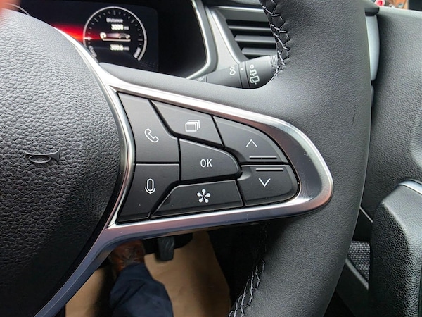 Used Renault Captur 2024 for sale - 76311424: Photo 17
