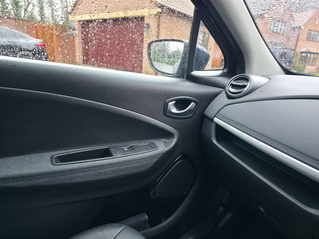 Used Renault Zoe 2021 for sale - 77462107: Photo 11
