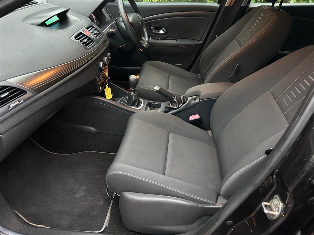 Used Renault Megane 2010 for sale - 76540195: Photo 10