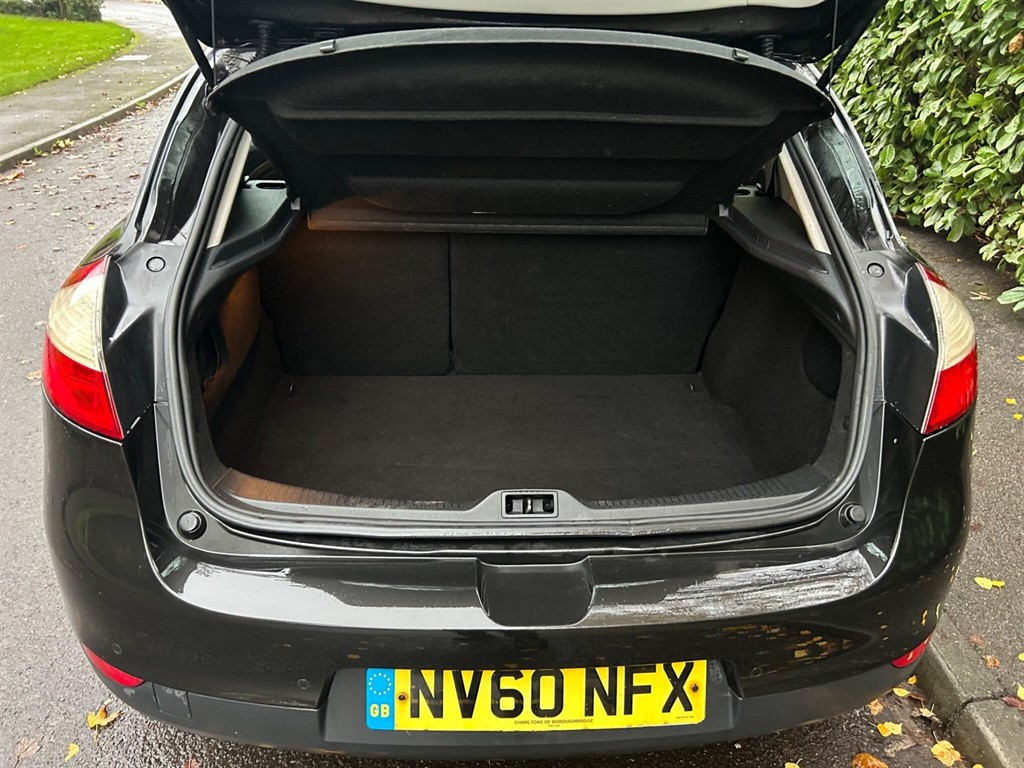 Used Renault Megane 2010 for sale - 76540195: Photo 11