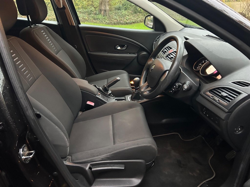 Used Renault Megane 2010 for sale - 76540195: Photo 14