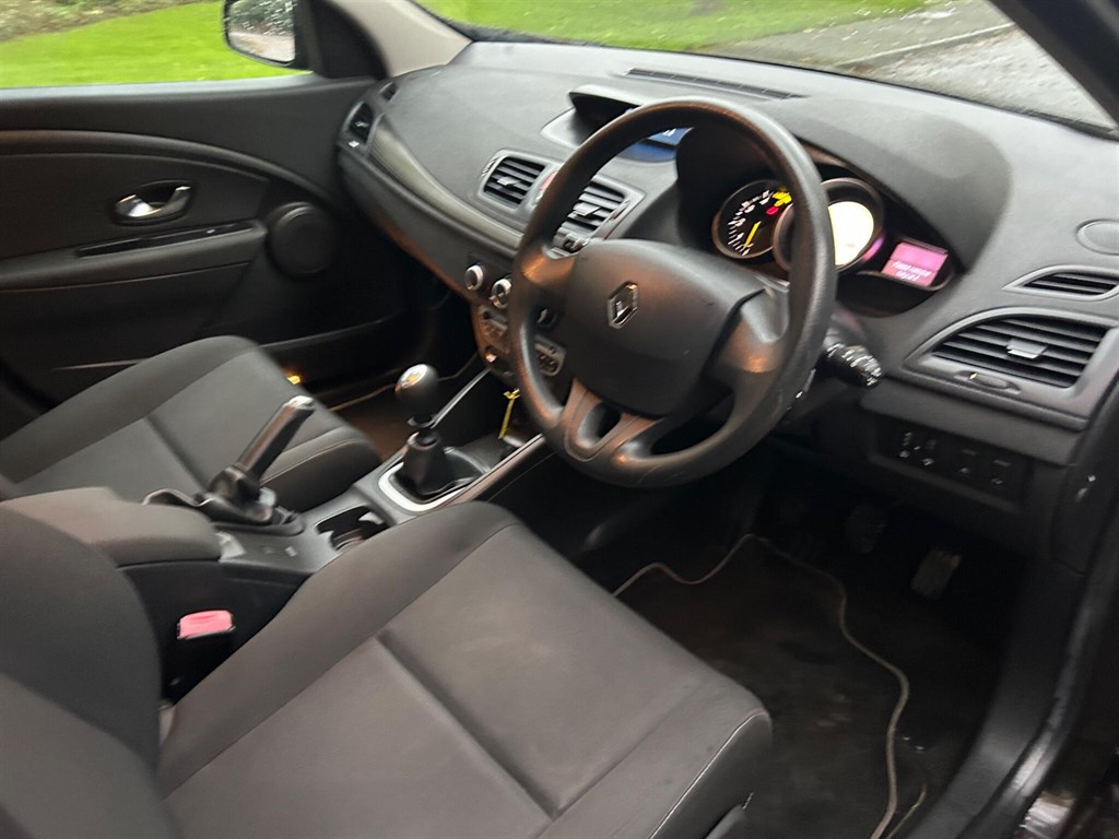 Used Renault Megane 2010 for sale - 76540195: Photo 15