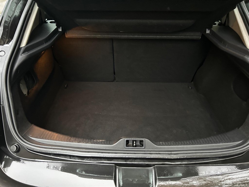 Used Renault Megane 2010 for sale - 76540195: Photo 7