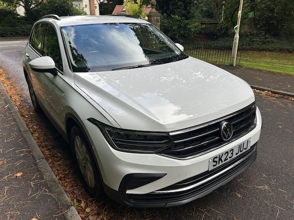Used Volkswagen Tiguan 2023 for sale - 75776279: Photo 2