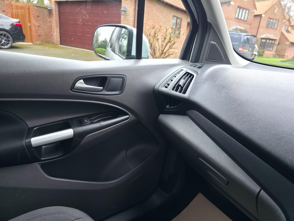 Used Ford Grand Tourneo Connect 2020 for sale - 77965548: Photo 33