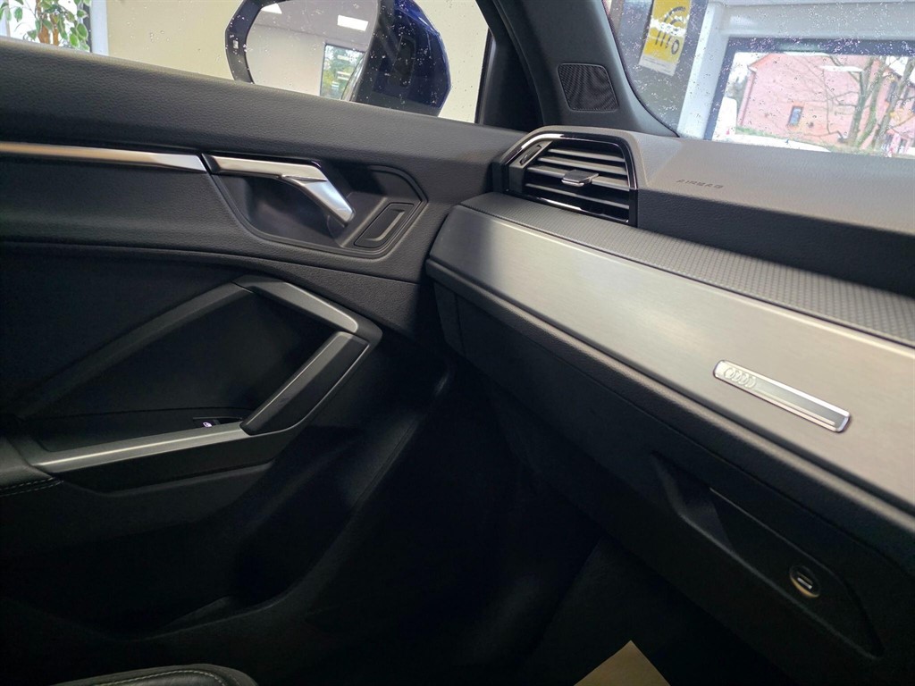 Used Audi Q3 2021 for sale - 76640651: Photo 32