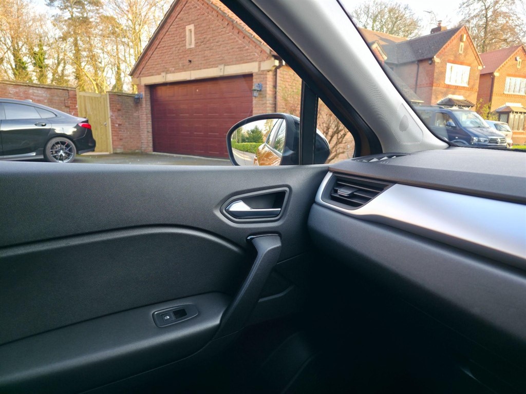 Used Renault Captur 2022 for sale - 76842395: Photo 9