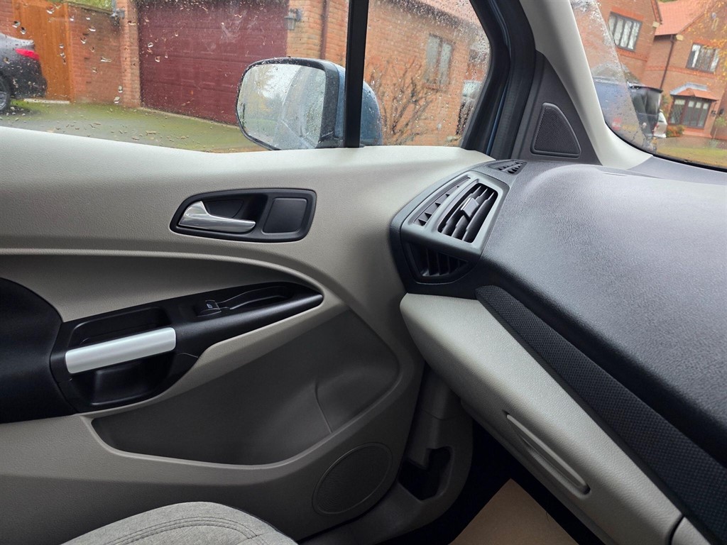 Used Ford Grand Tourneo Connect 2019 for sale - 76557093: Photo 20