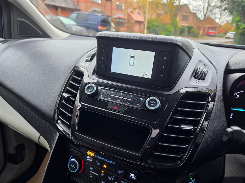 Used Ford Grand Tourneo Connect 2019 for sale - 76557093: Photo 26