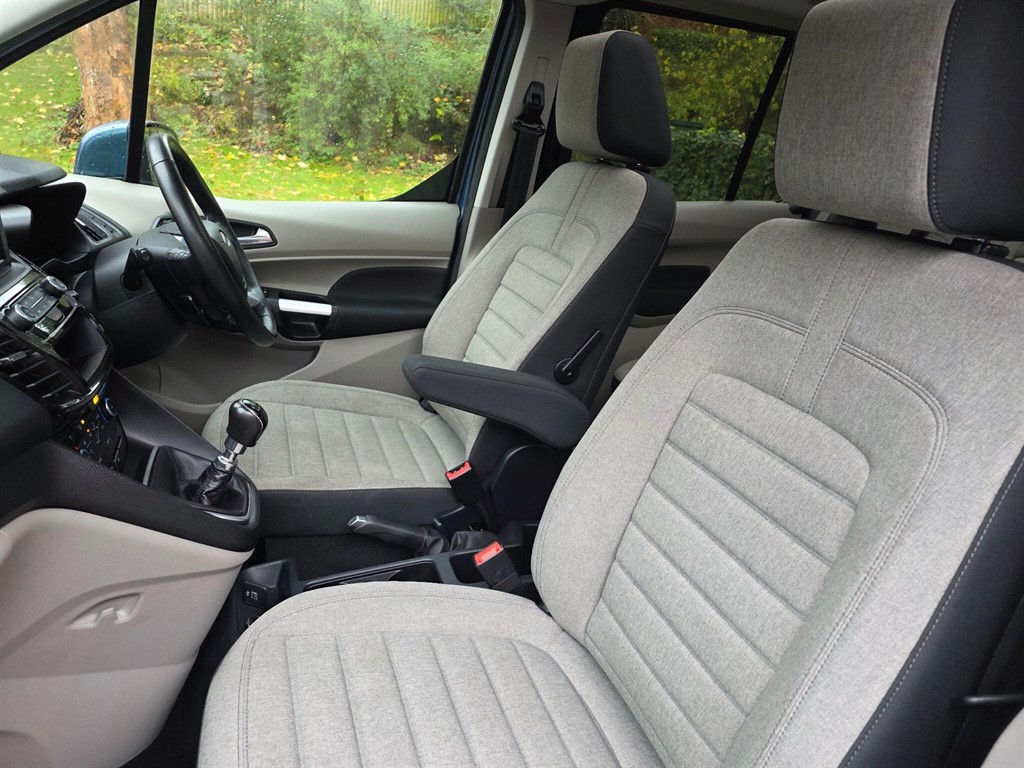 Used Ford Grand Tourneo Connect 2019 for sale - 76557093: Photo 31