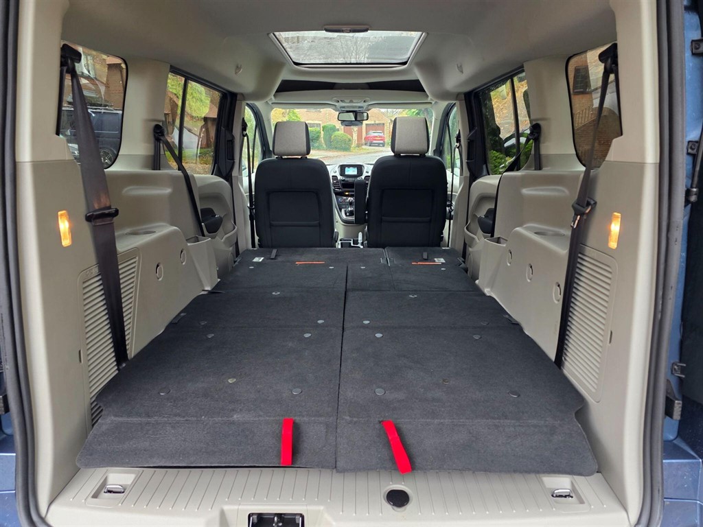 Used Ford Grand Tourneo Connect 2019 for sale - 76557093: Photo 37