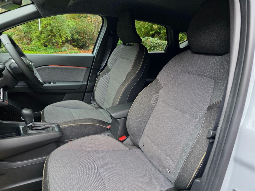 Used Renault Captur 2024 for sale - 76722444: Photo 32