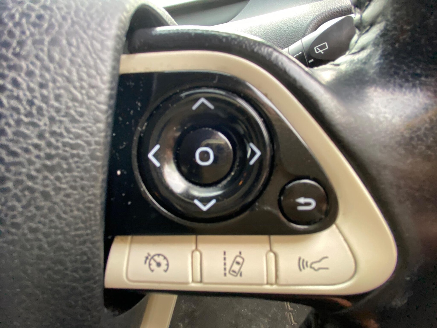 Used Toyota Prius 2017 for sale - 77704969: Photo 39