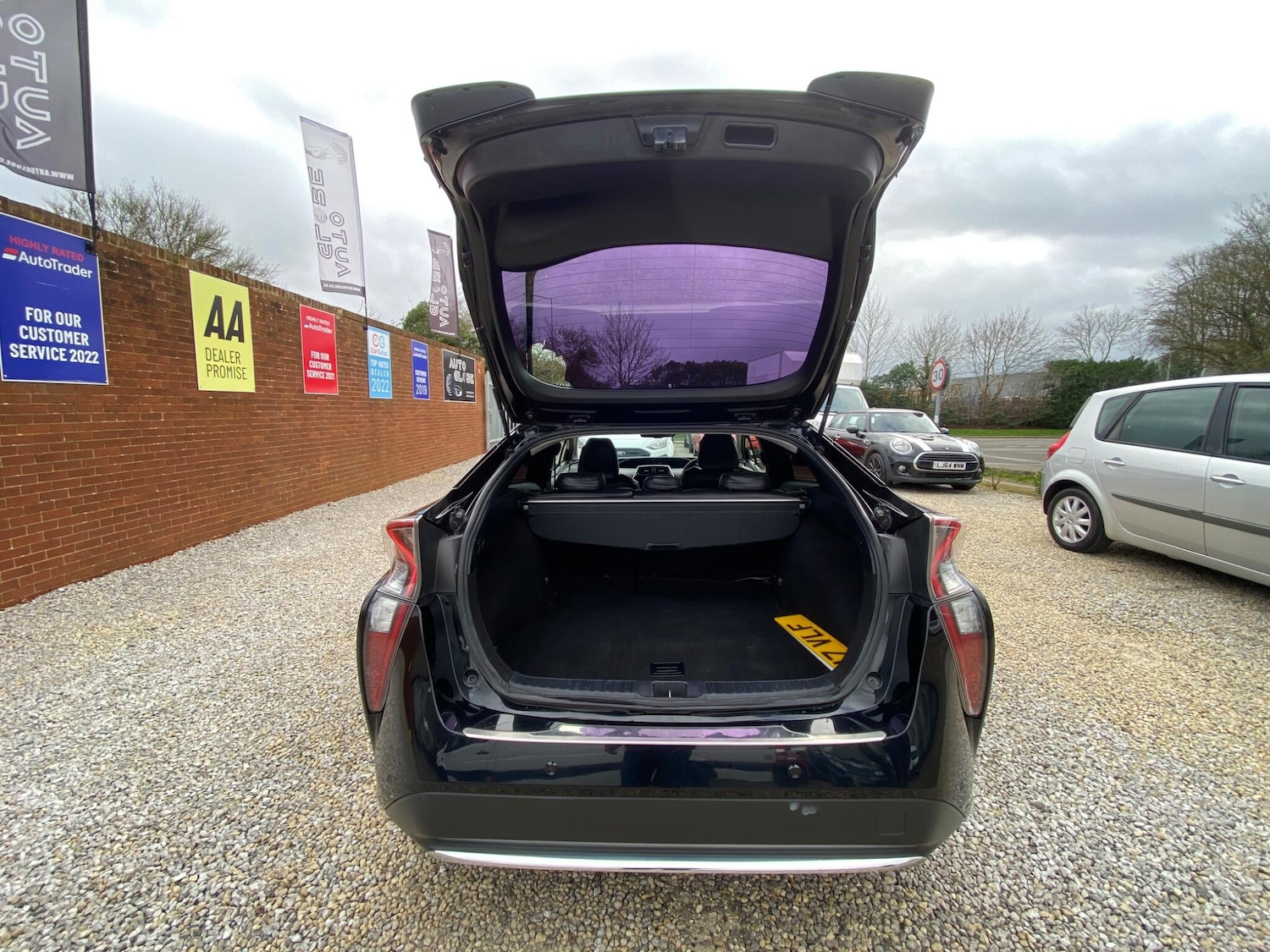 Used Toyota Prius 2017 for sale - 77704969: Photo 49