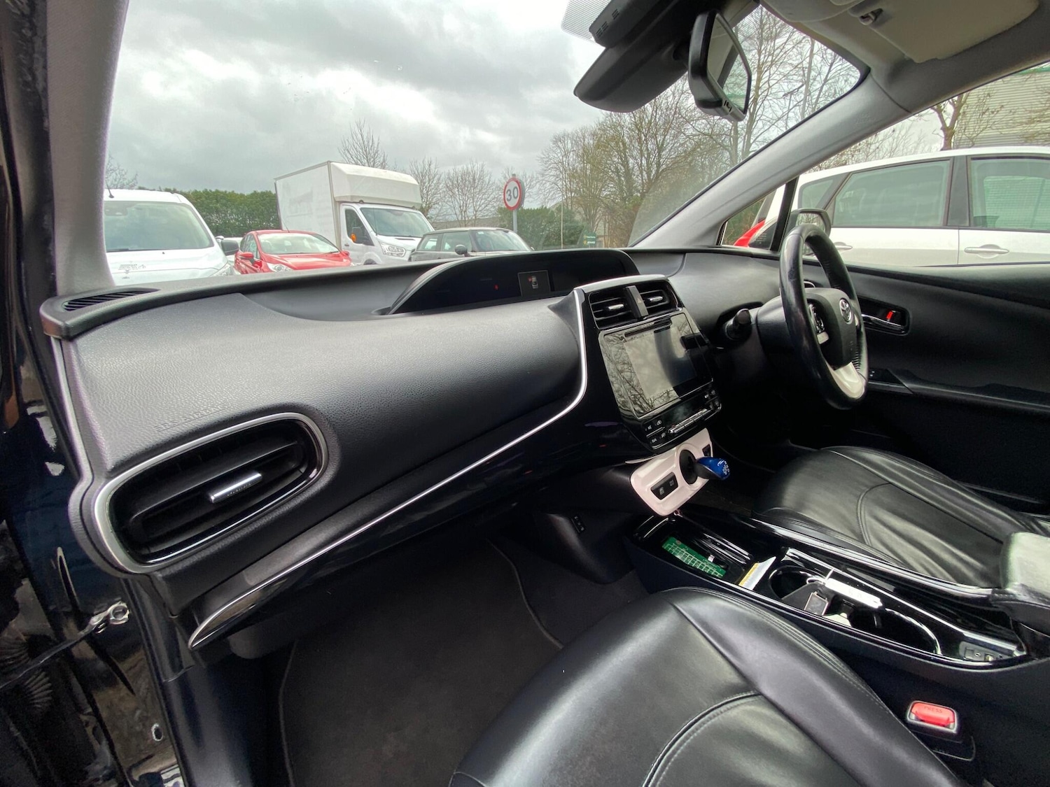 Used Toyota Prius 2017 for sale - 77704969: Photo 56