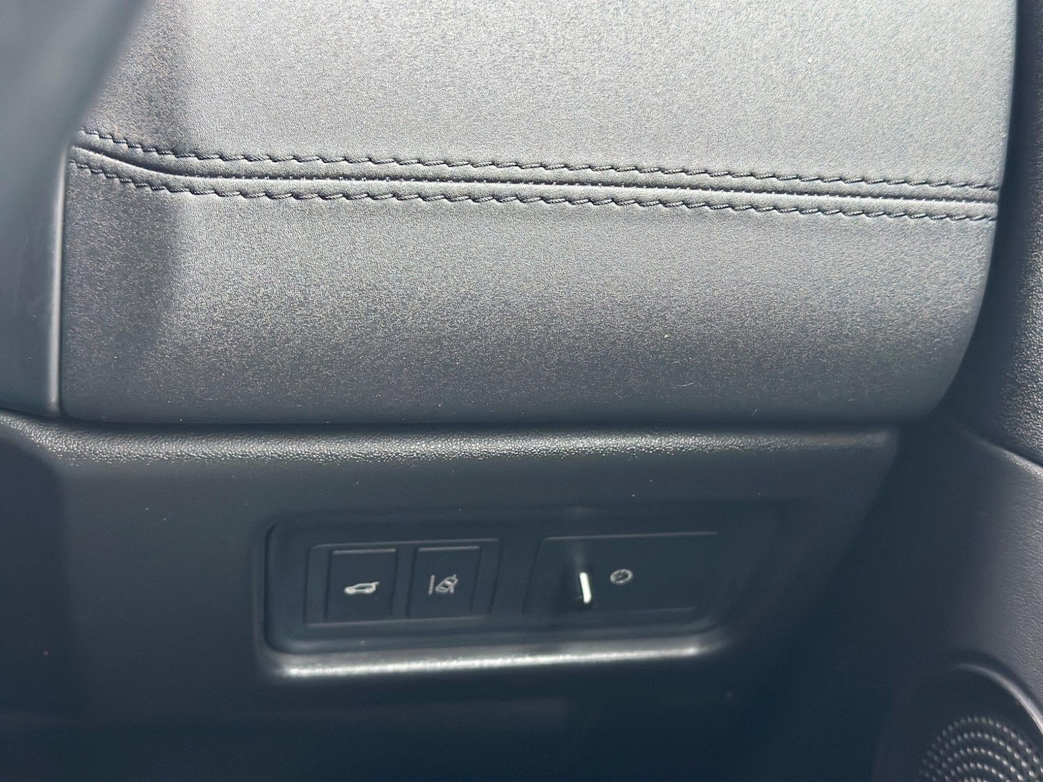 Used Land Rover Discovery Sport 2015 for sale - 77344352: Photo 52