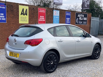 Used Vauxhall Astra 2012 for sale - 77320517: Photo