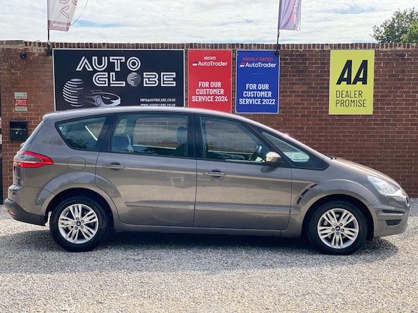 Used Ford S-Max 2014 for sale - 76214439: Photo 3