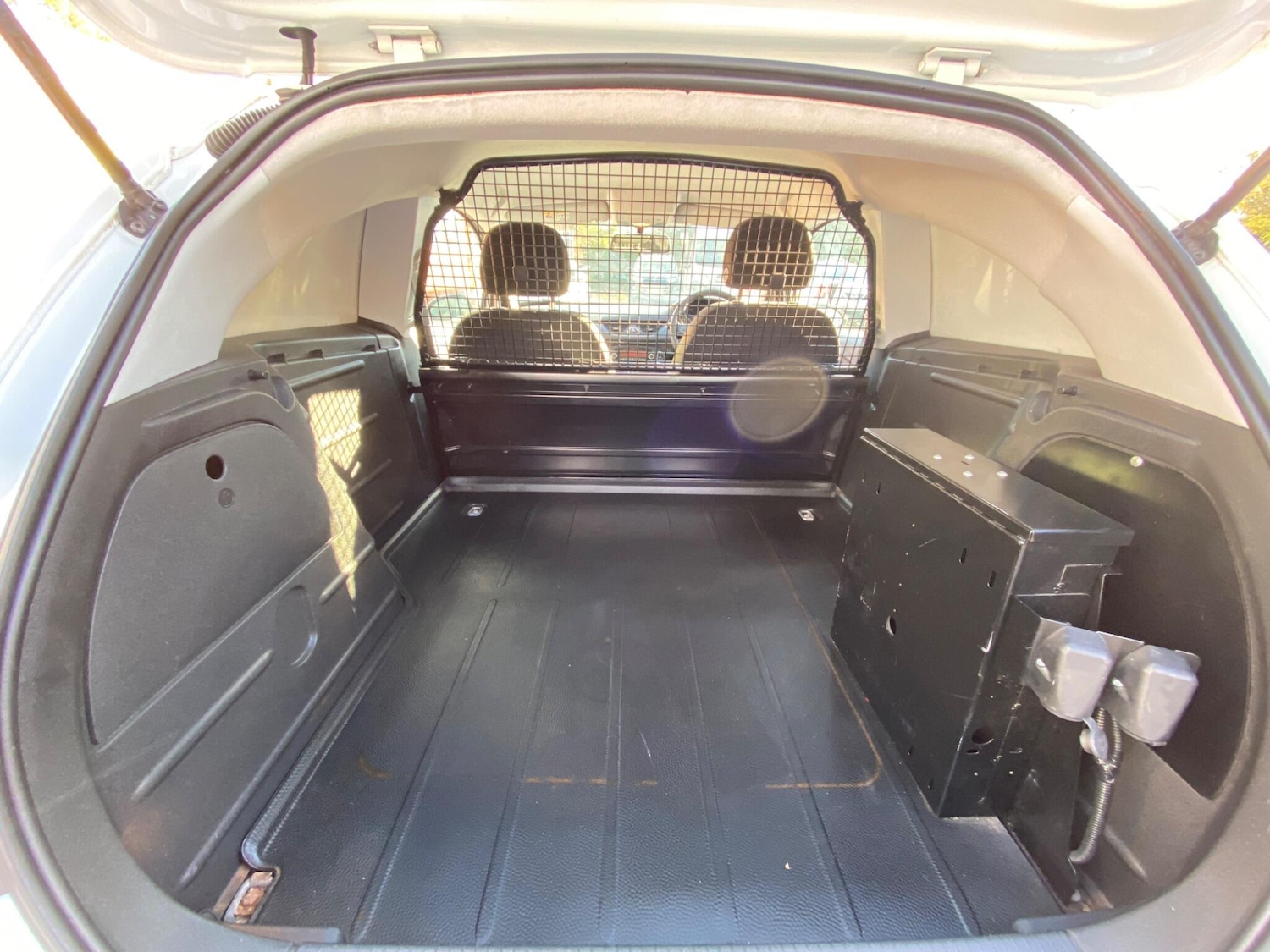 Used Vauxhall Corsa 2016 for sale - 78046968: Photo 8