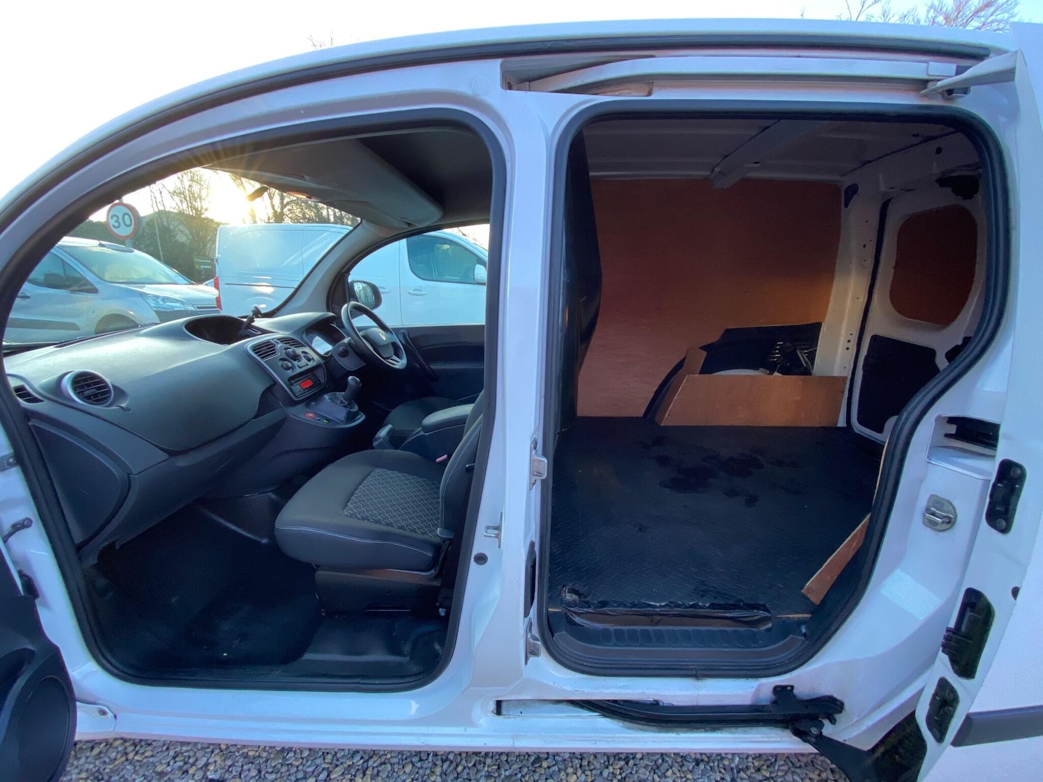 Used Renault Kangoo 2016 for sale - 77425330: Photo 13