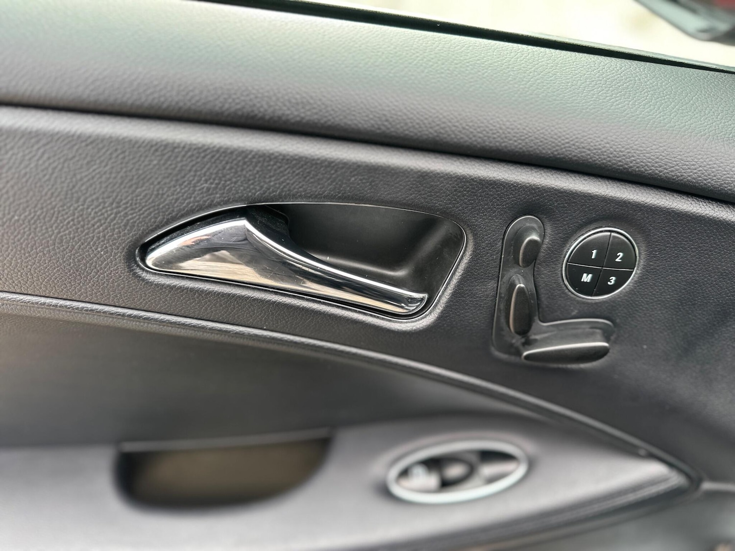 Used Mercedes-Benz CLS 2010 for sale - 76153126: Photo 47