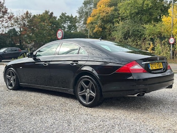 Used Mercedes-Benz CLS 2010 for sale - 76153126: Photo